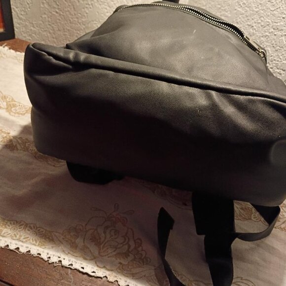 No Boundaries Women's Dome Backpack, Black - Picture 5 of 5